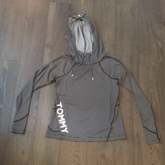 Tommy Hilfiger Tops - Tommy Hilfiger pull over